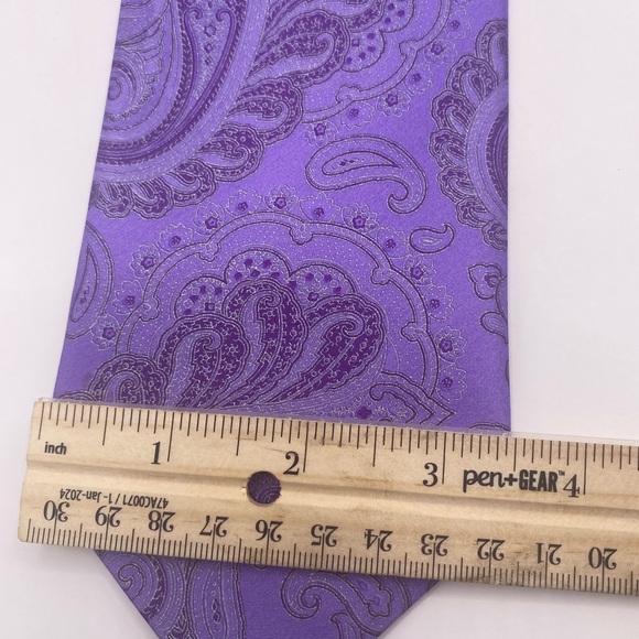 Brioni Elegant Purple Paisley Tie - Picture 5 of 6